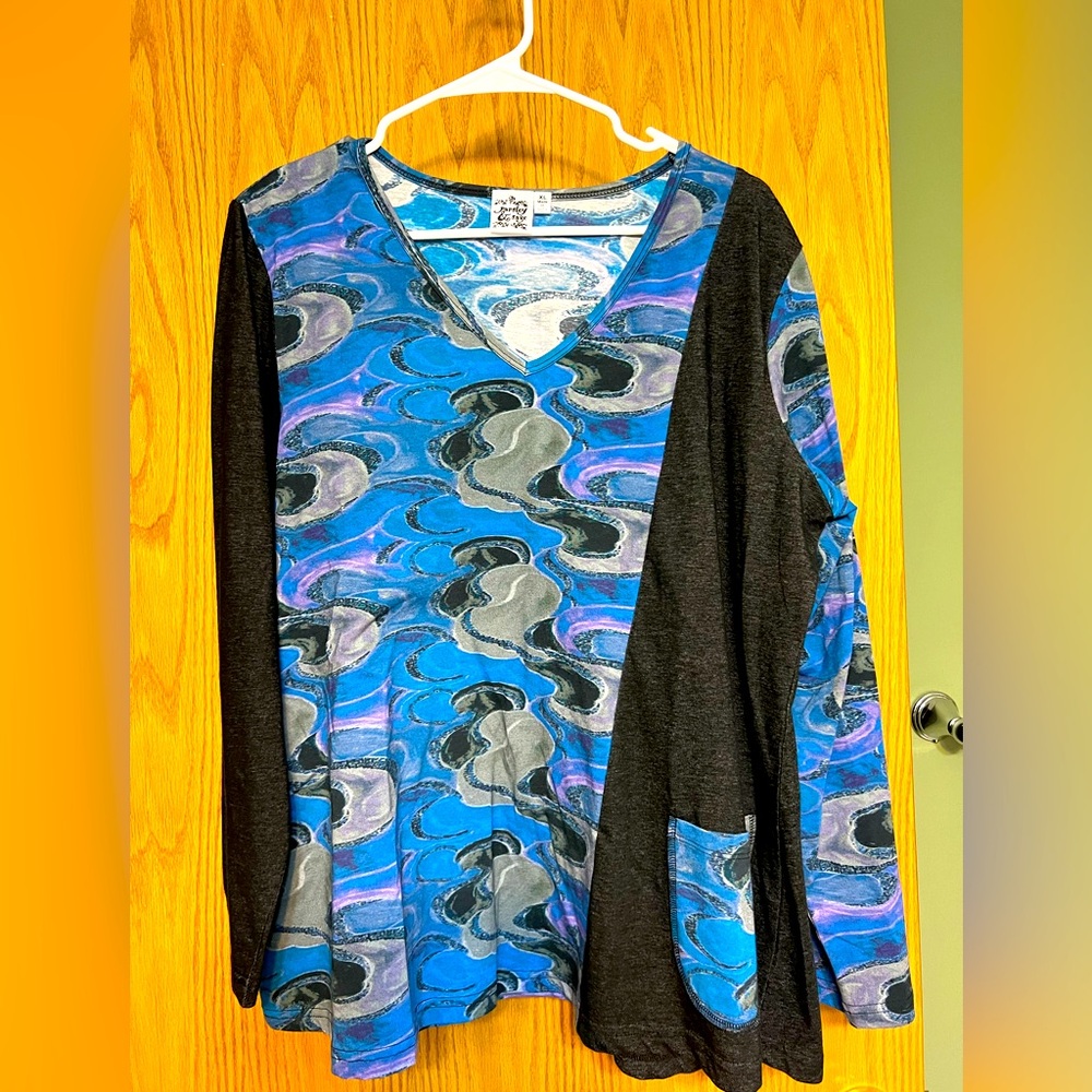 V-Neck Blouse with Asymmetrical Blue and Grey Design
